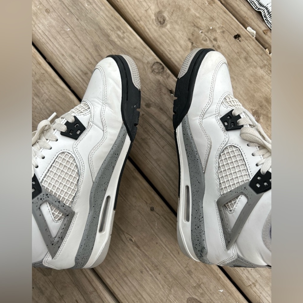 Meet your Posher, Ella